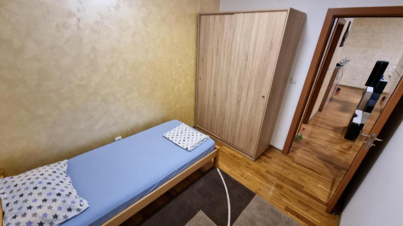 Raven2 Appartement Železnik Buitenkant foto